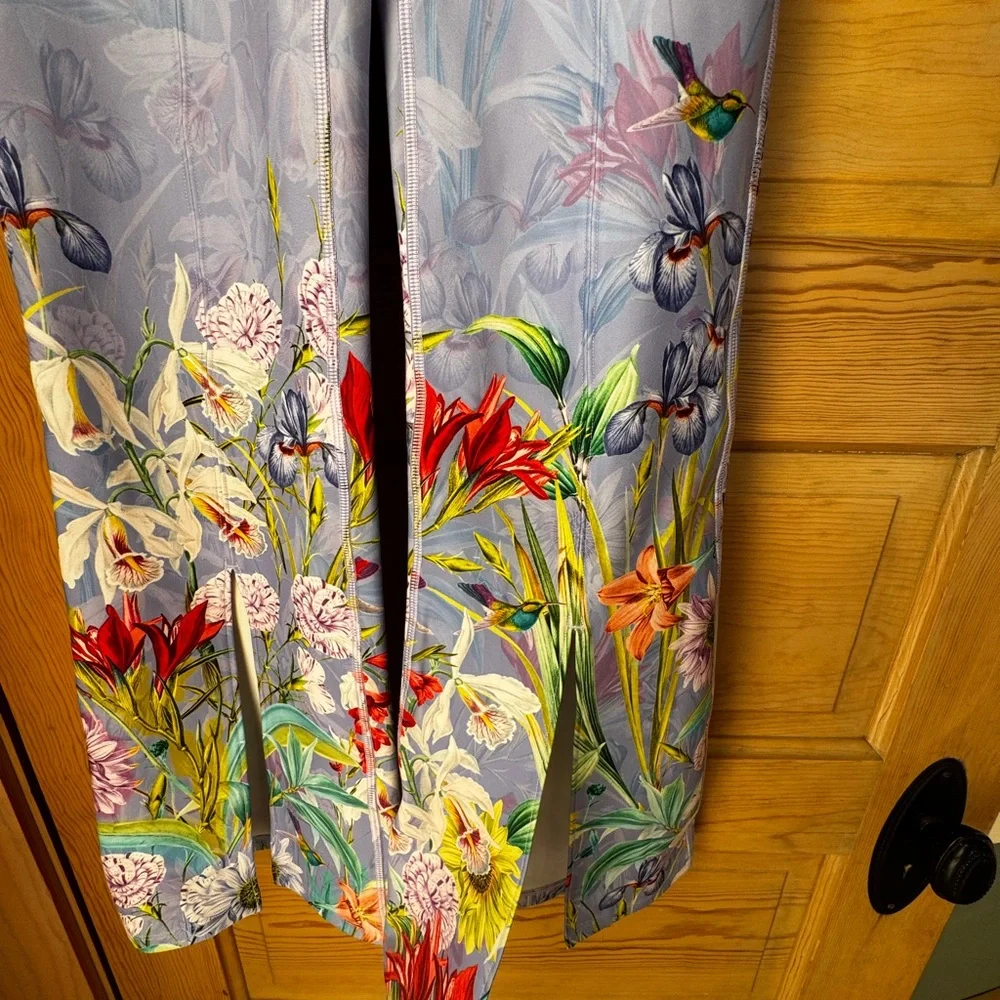 NWT Designer Johnny Was BEE Active Floral Leggings - Picture 3 of 7